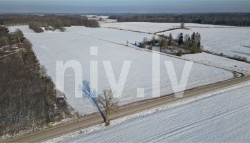 Apstrādāta lauksaimniecības zeme Valmieras pagastā