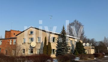 Pārdod komercīpašumu Lenču ielā Cēsīs