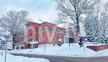 Telpas administratīvā ēkā Valmierā, Meža ielā