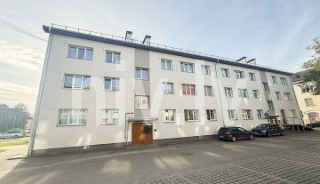 Divistabu dzīvoklis pašā Valmieras centrā, Rīgas ielā