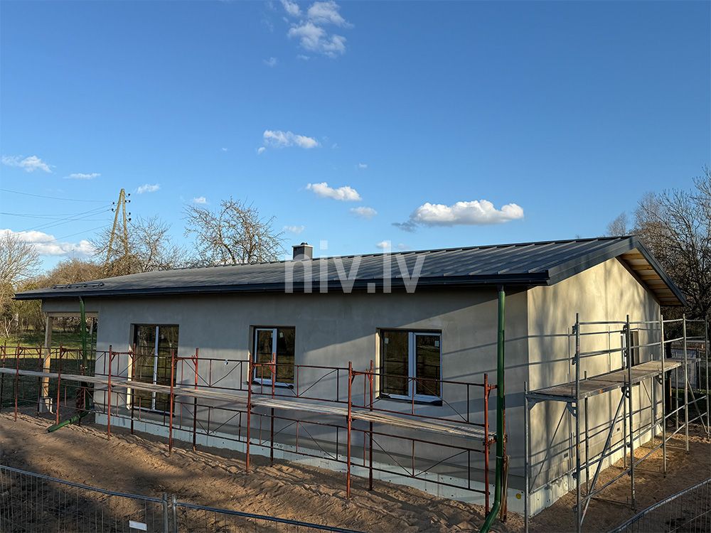 Cesis-Varnu-iela-maja-04.jpg
