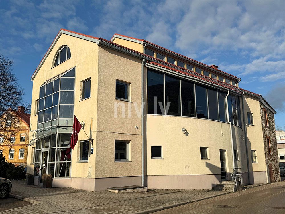 Komerc-Cesis-centra-06.jpg