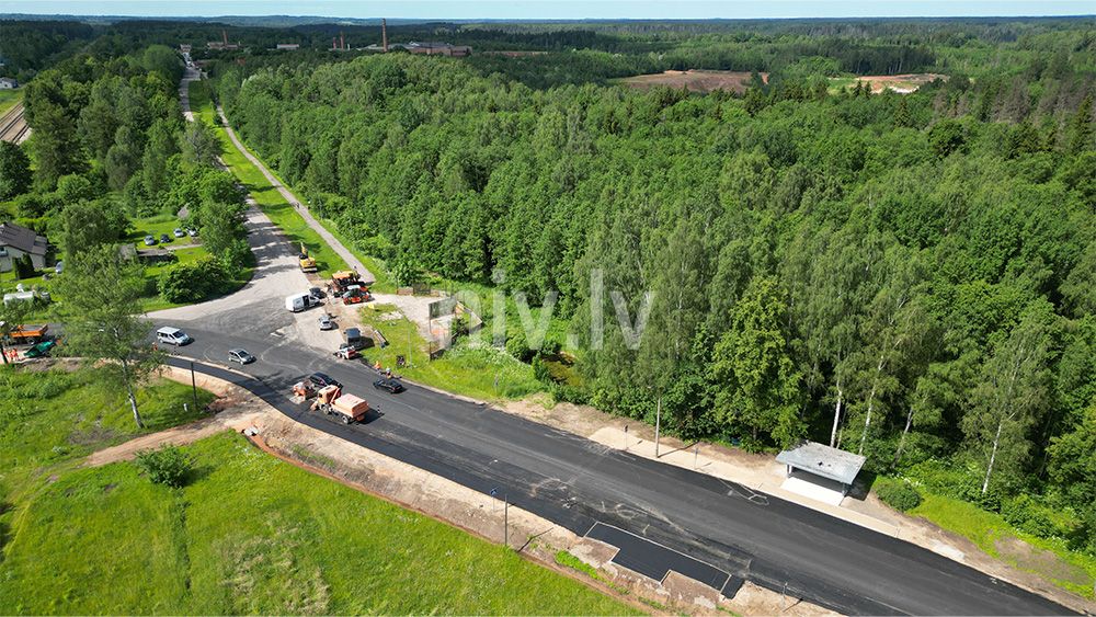 Liepa-zeme-Dizhakmens-01.jpg