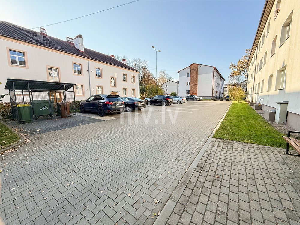 Rigas-iela-1-Valmiera-komerc-ire-014.jpg