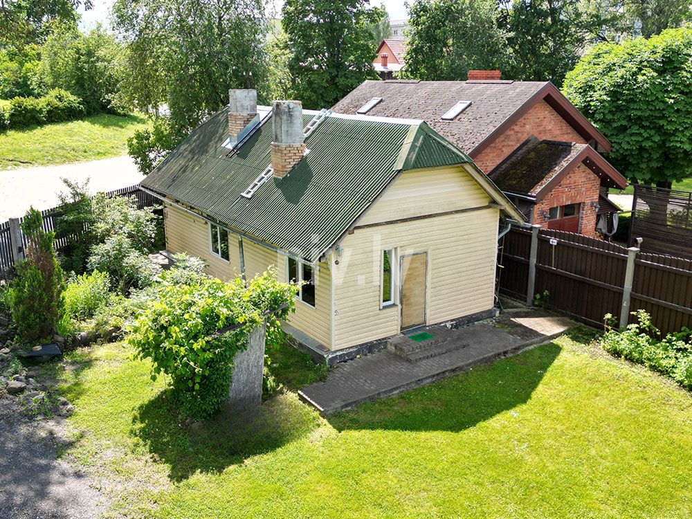 Valmiera-Udens-iela-002.jpg